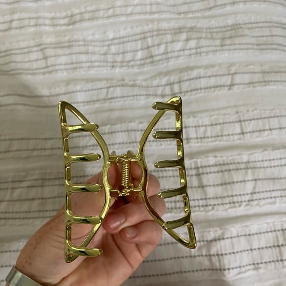 Gold Claw Clip - Picture 4 of 4